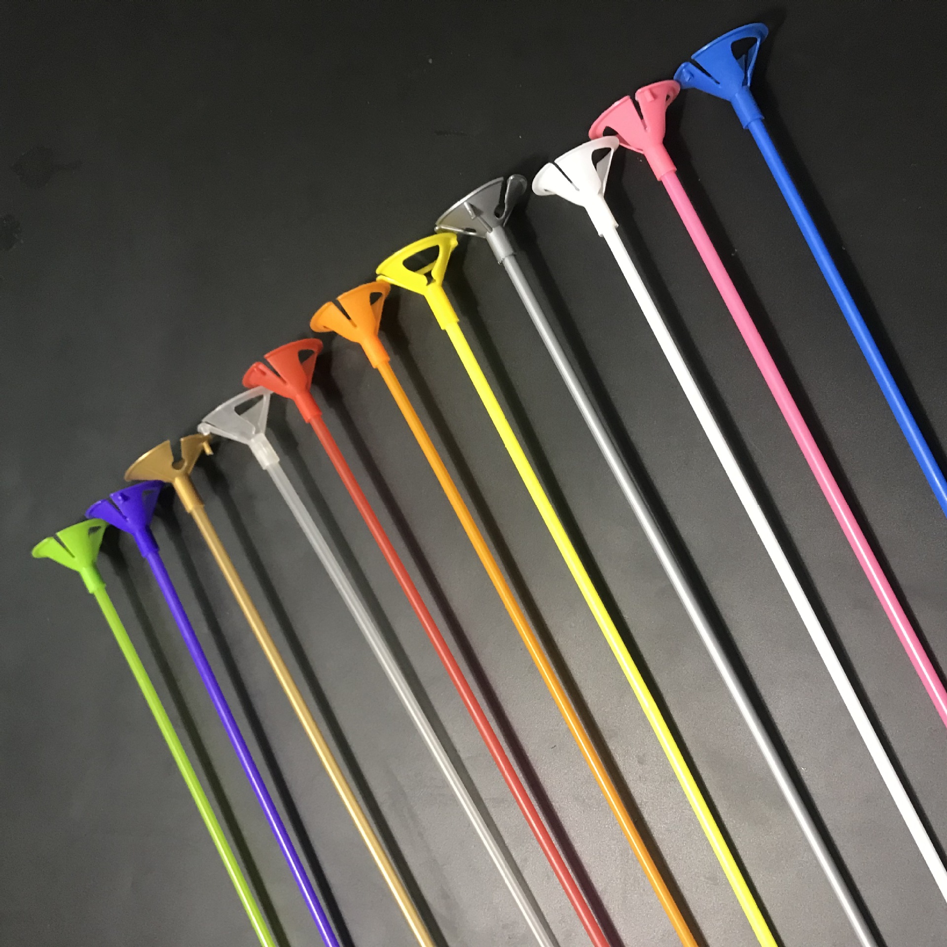 Quali sono le proprietà dei bastoncini di plastica a palloncino?