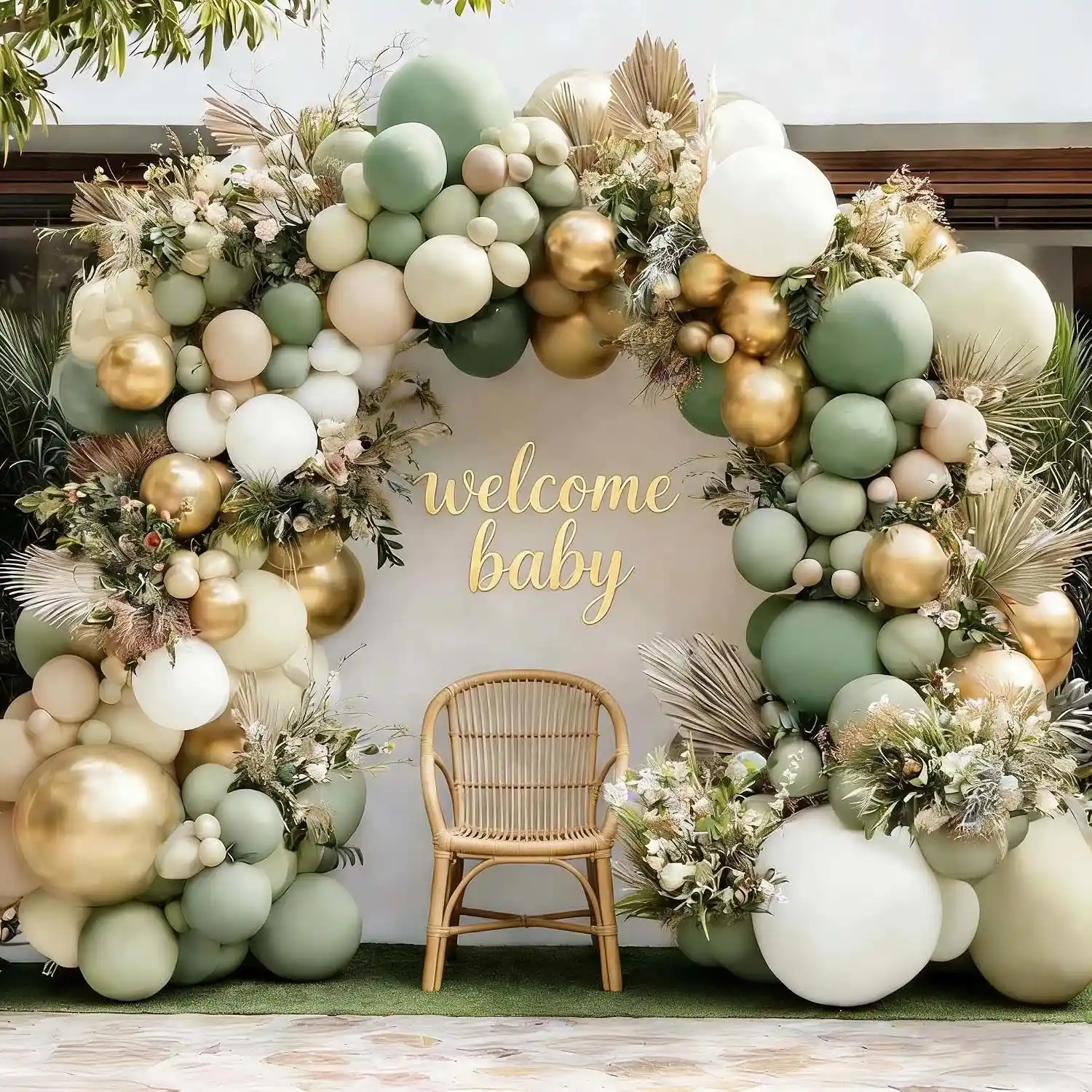 Ghirlanda di palloncini per baby shower verde salvia